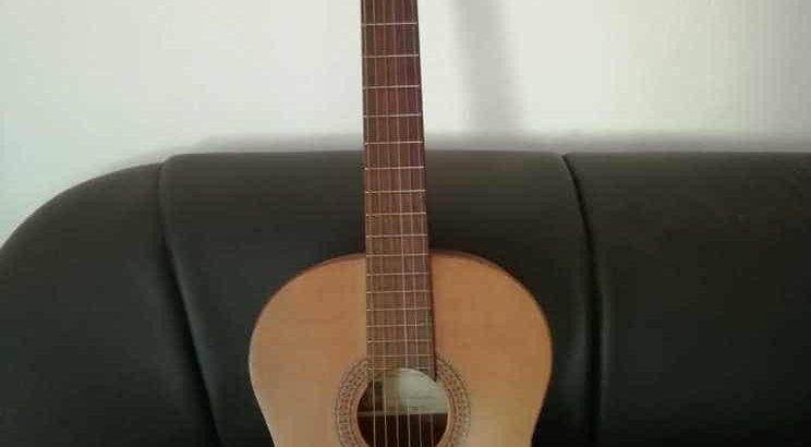 Sound wood classical guitar