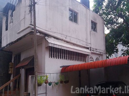 House with Commercial Building in Kelaniya.