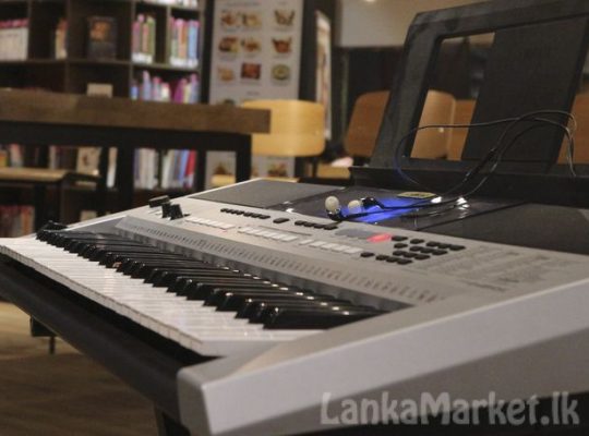 YAMAHA PSR i455 KEYBOARD for sale