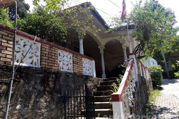 Middle Class Complete House for sale – Near to Katugastota Police Station