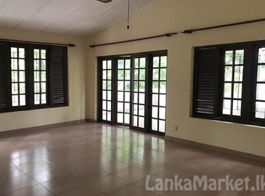 Bungalow Type House available Lease in Kadawatha