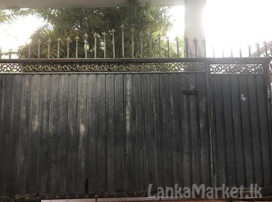 A Gate for sale in Nugegoda