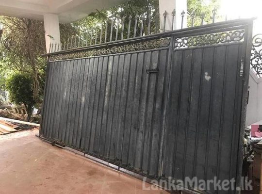 A Gate for sale in Nugegoda