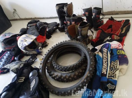 Racing Bycle Kits tyres Helmets for sale