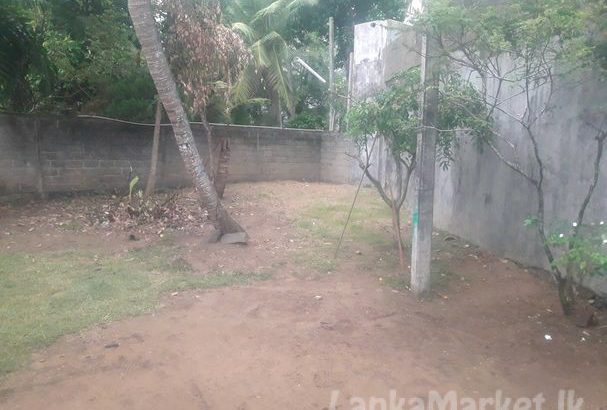 31 PERCHES LAND WITH HOUSE FOR SALE