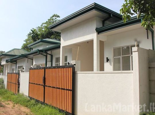 Newly Built House in Kalagedihena