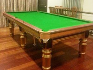 Professional 9Ft Snooker Table plus accessories