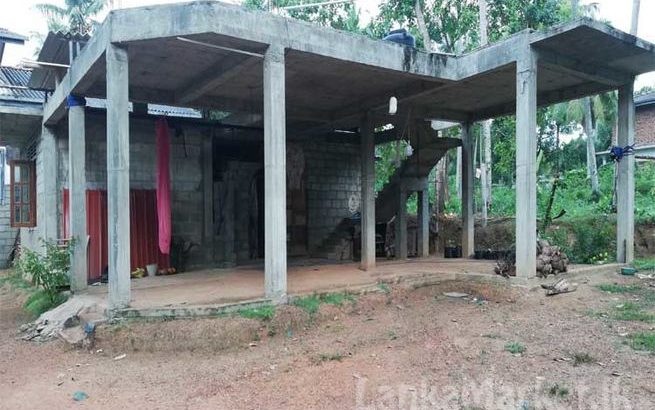 20 Perch land with half constructing house