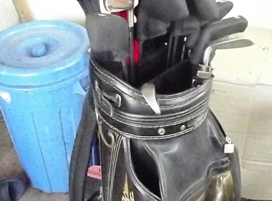 Taylor Made Bubble Golf Set and Bag