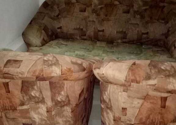 Used damro sofa