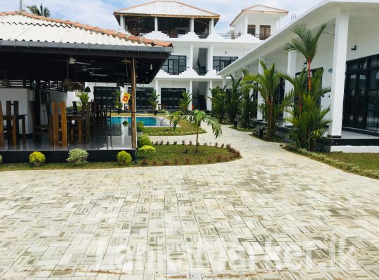 Brand new tourist hotel for sale in Arugambay