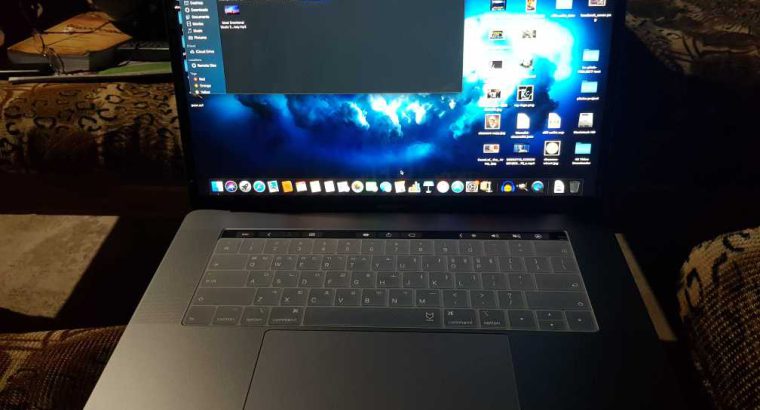 Macbook pro 2018 15′ i7 2.6GZ 16GB ,512GB,