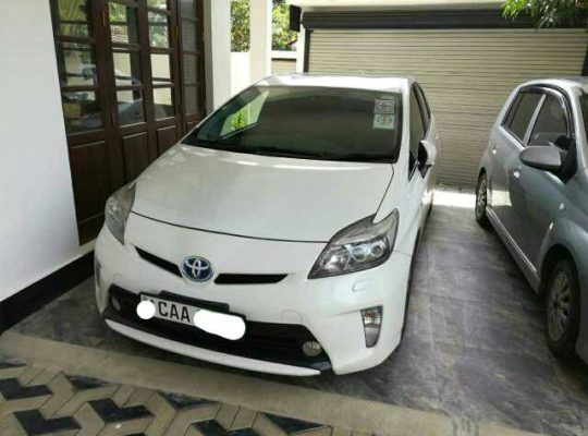 Prius G touring 2013