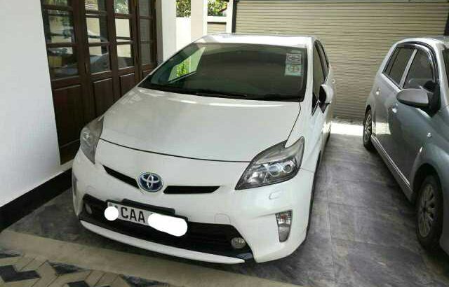 Prius G touring 2013
