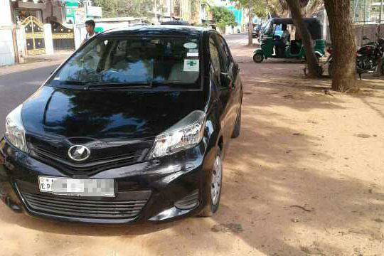 Toyota vitz 2012