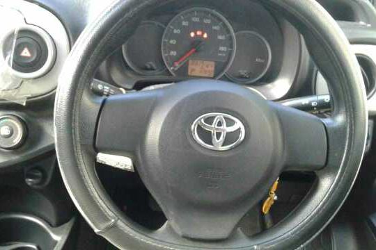 Toyota vitz 2012