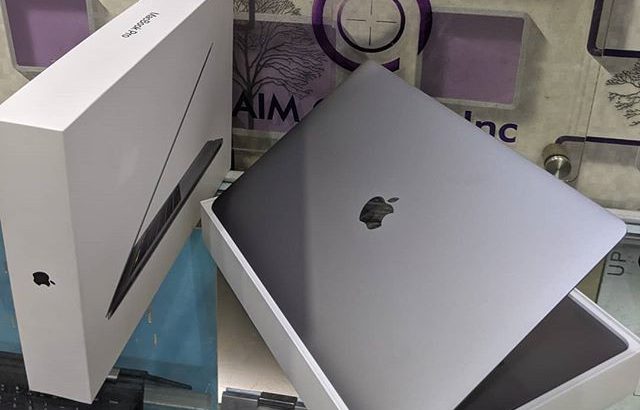 2018 Apple 15″ MacBook Pro 2.9GHz i9/32GB/1TB Flash/560X/Touch Bar/Space Gray