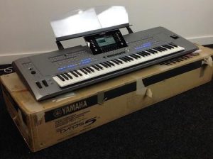 New Yamaha Tyros5 61-Key Arranger Workstation Keyboard