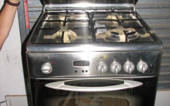 USED ELBA 4 BURNER ELECTRIC OVEN/HOB AND LG MICROWAVE OVEN