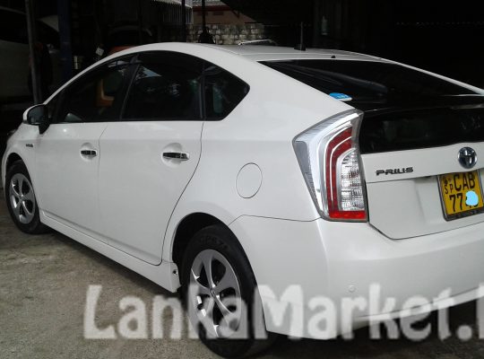 Toyota PRIUS G grade