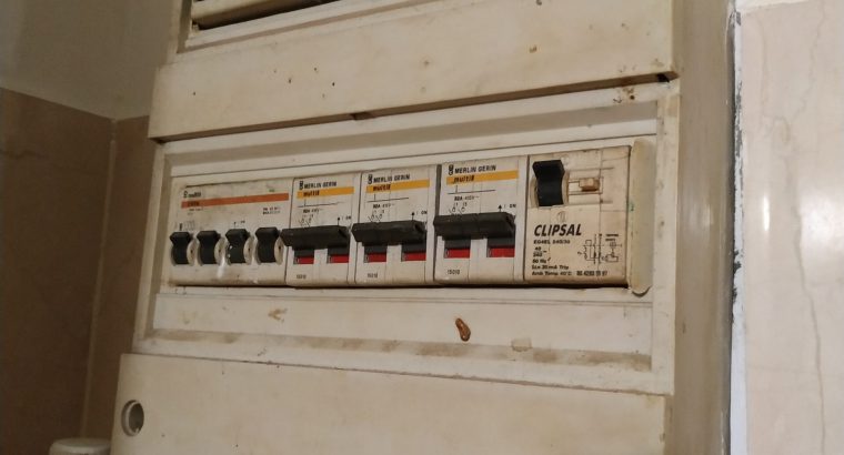 හදිසි විදුලිය පිලිබඳ ප්‍රශ්නයක් ද ?