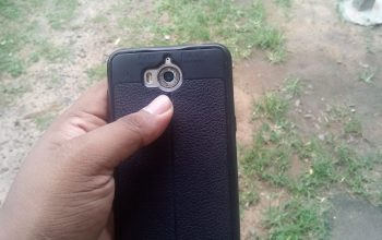Huawei Y5 සුපිරියක් සොයන්නෙකුට හිරිලාවත් නෑ හොදටම තියනවා Lady used ! සල්ලි හදිසියකට දෙන්නේ phone chrager back cover only අද හෙට ගන්නවනම් ගාන අඩු කරන්න පුලුවන් තව call me!!