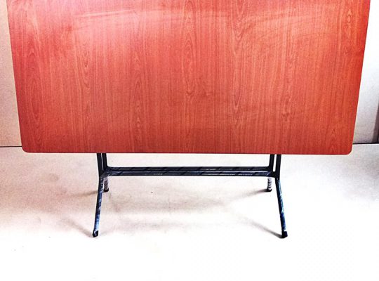 Foliding table