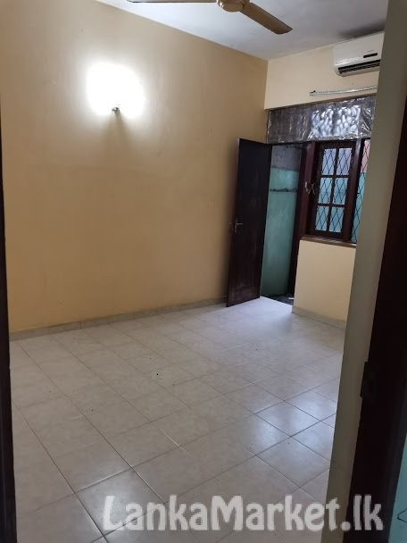 Fully Tiled Downstairs house for rent – Near Mount Lavinia Police / Ratmalana Sri Dharmarama Road