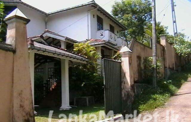 Luxurious house for urgent sale