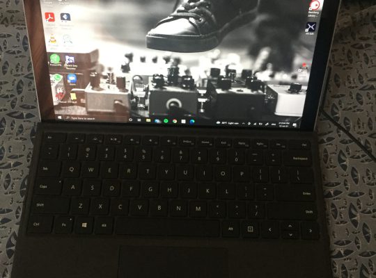Microsoft Surface Pro 4 Laptop / Tablet