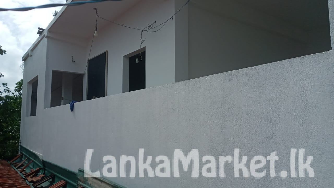 3 story Resident/Commercial building for Sale in Maradagahamulla