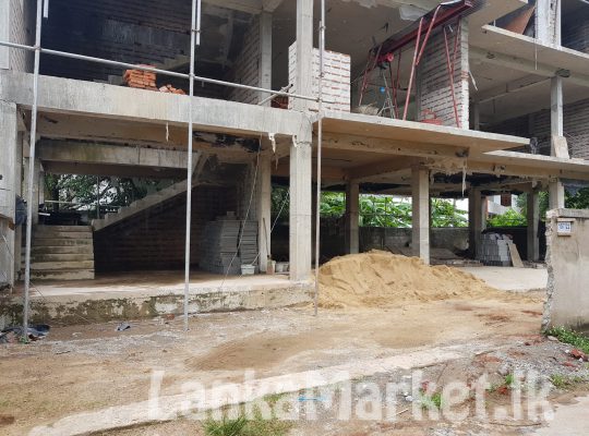 3 story Apartment building for Sale in Kottawa.