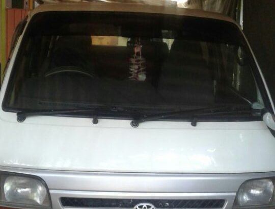 Toyota dolphin van