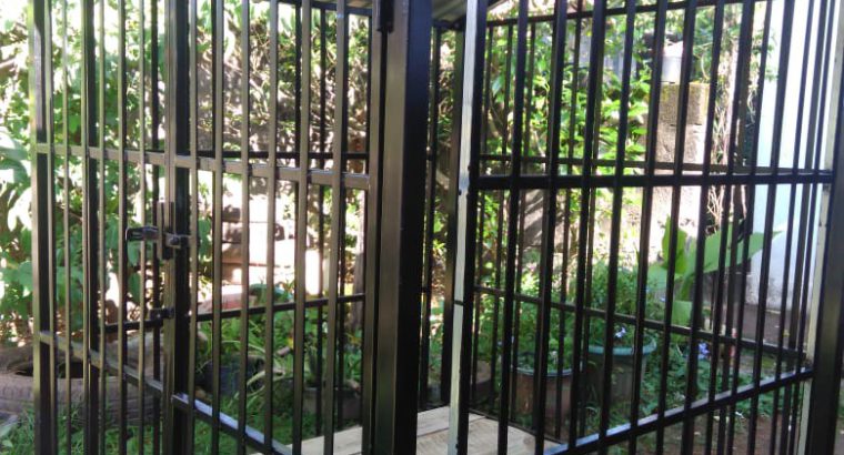 Dog cage (Brand new)