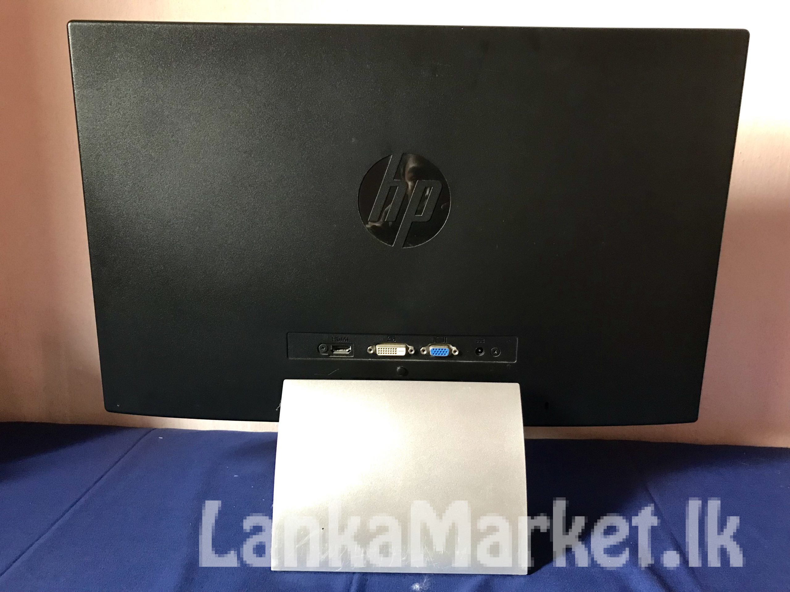 HP monitor – 24′ inch LED Display