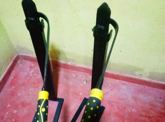 Coconut husking tool – පොල් ලෙලි ගහන යන්ත්‍රය