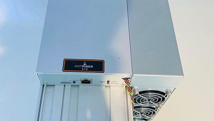 Bitmain Antminer L3+ with power supply