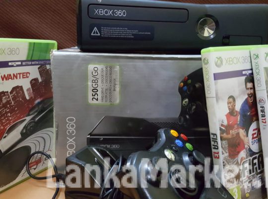 Uk Xbox 360 Console and Free 3 Games