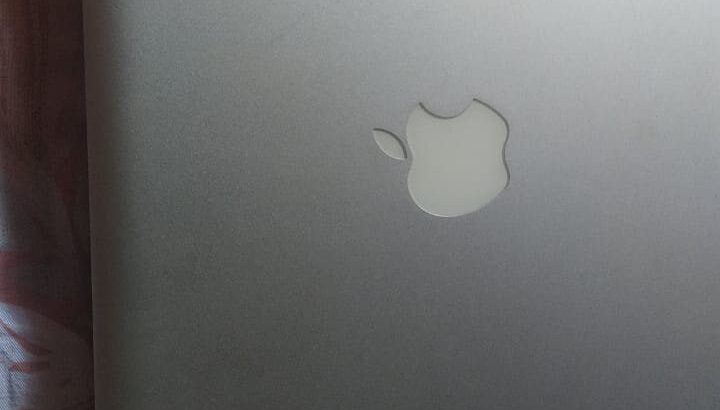 Macbook laptop