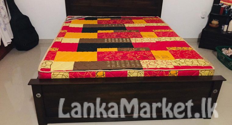Teak 6×5′ Dark Box Bed With Hybrid Mattress