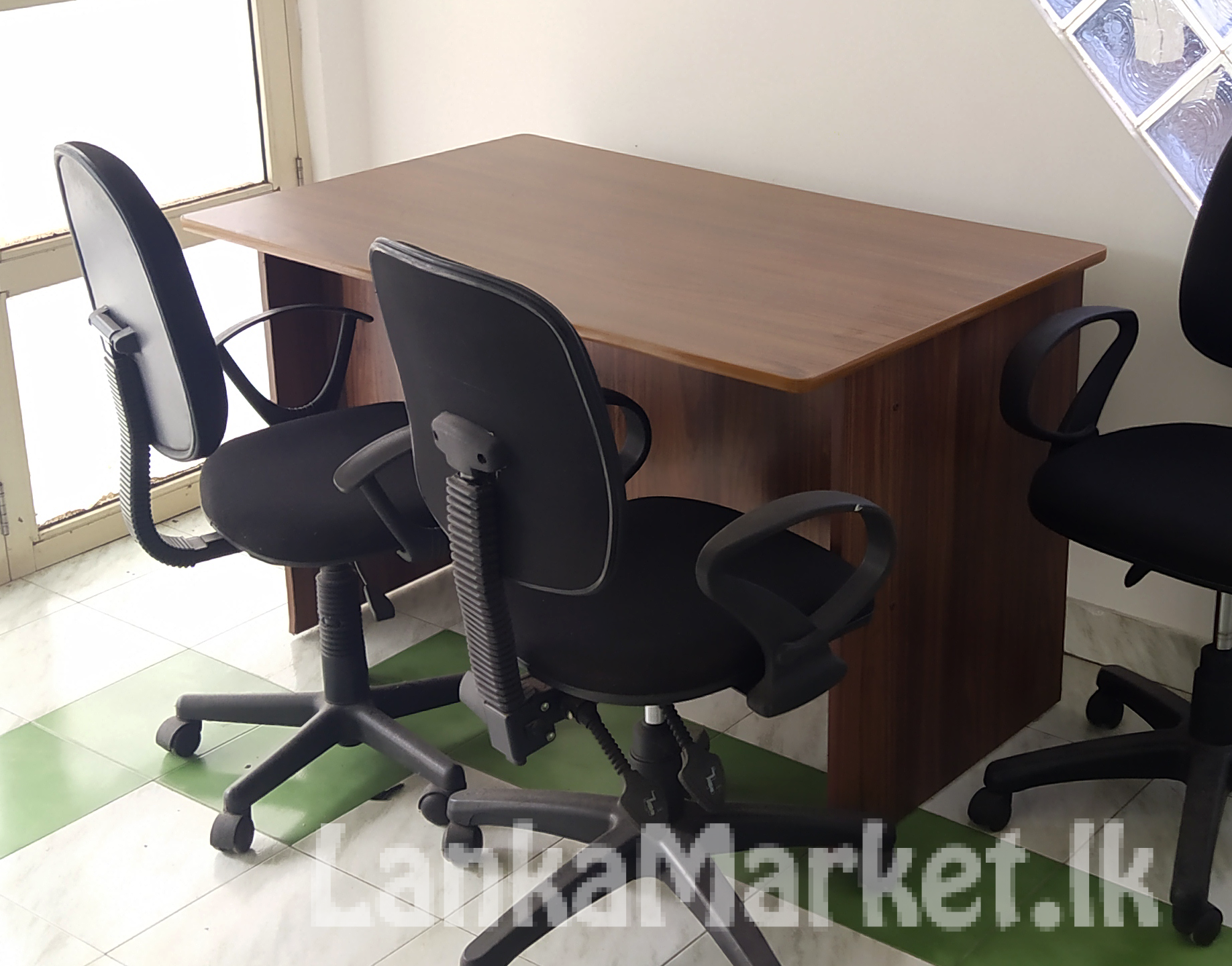Used Office Furniture Tables Chairs