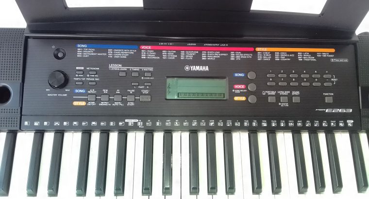 Yamaha PSR E263 Keyboard
