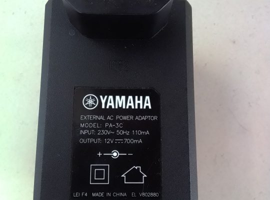 Yamaha PSR E263 Keyboard