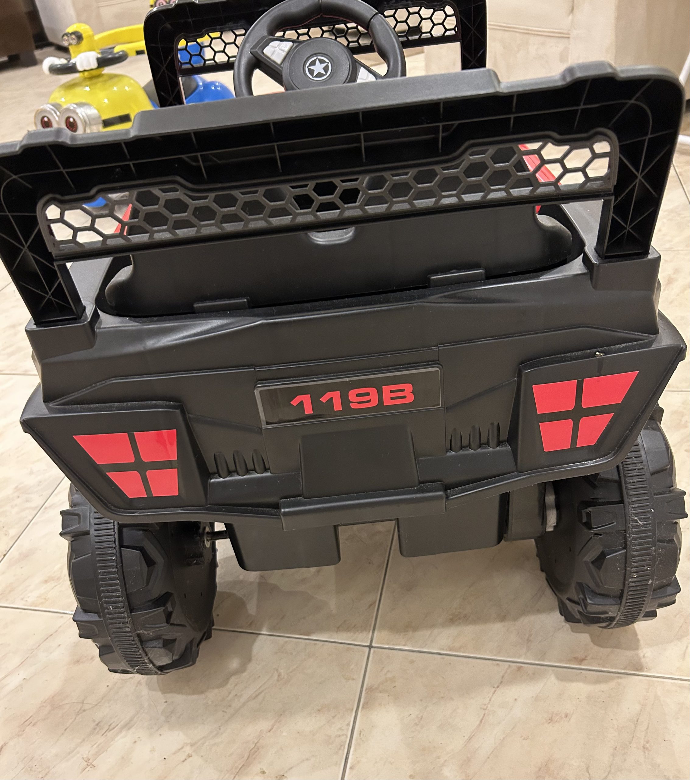 Rechargeable electric Jeep for kids
