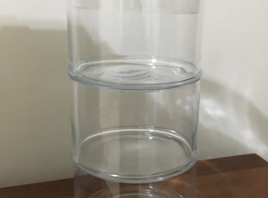 Set three glass nestling jard
