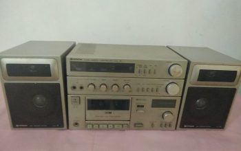 Hitachi Stereo Cassette/Tuner/Amplifier (Model J5) for Sale.