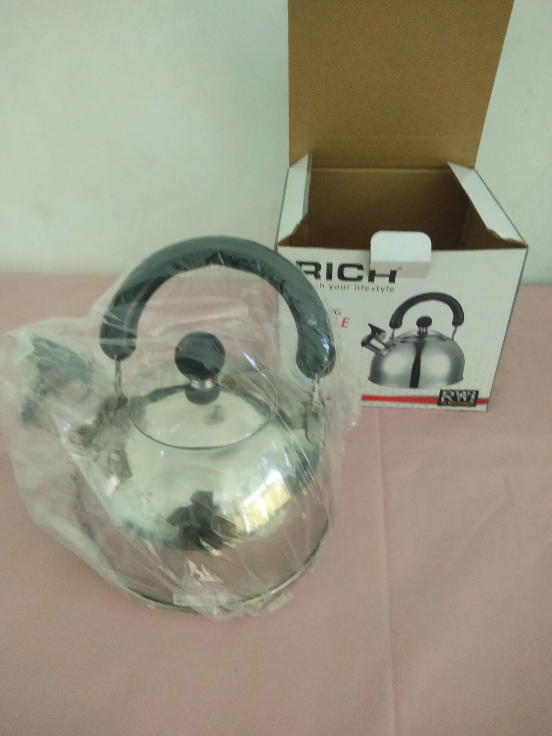 Brand New Whistling Kettle (Rich Brand).