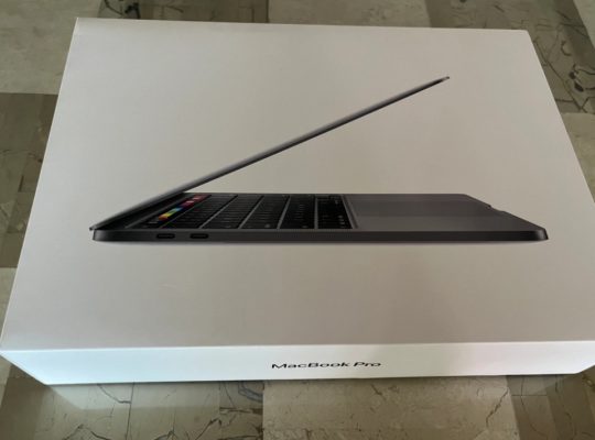 MacBook Pro (13-inch, 2020, Four Thunderbolt 3 ports)