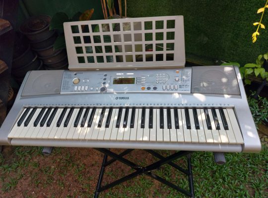 Yamaha PSR E303 Keyboard & stand for sale