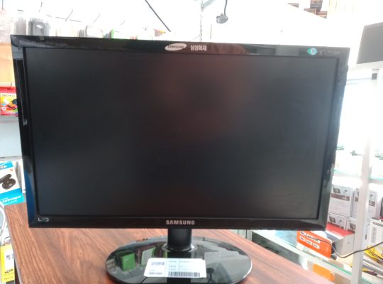 20′ inch LED Monitor